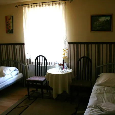 Komfort - Dwór Hubertus Hotel 2*