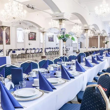 Komfort - Dwor Hubertus 2* Piekary Śląskie
