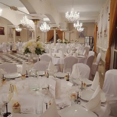 Hotell Komfort - Dwor Hubertus 2*