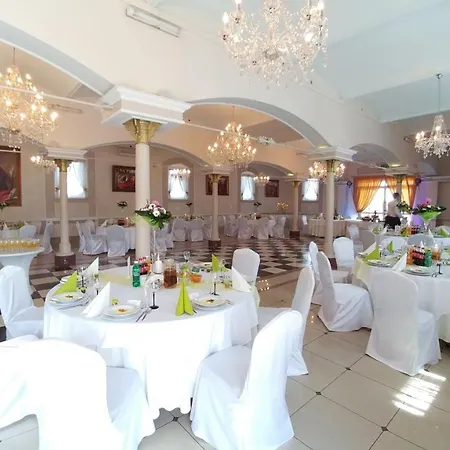 Komfort - Dwor Hubertus Otel 2*