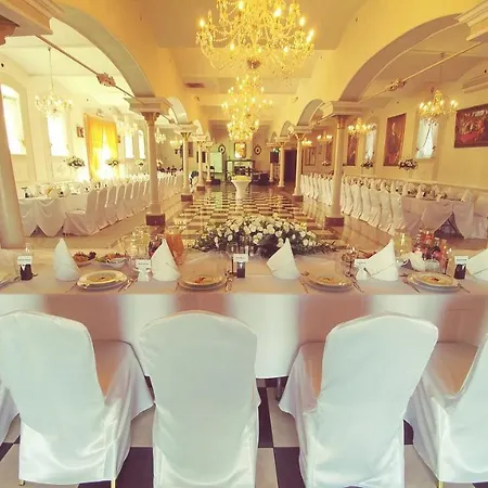 Hotel Komfort - Dwór Hubertus 2*