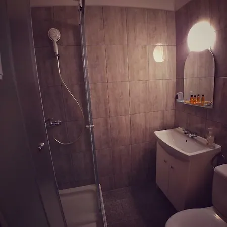 Hotel Komfort - Dwór Hubertus 2*