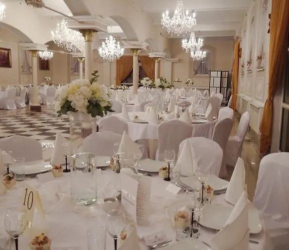 Otel Komfort - Dwor Hubertus 2*