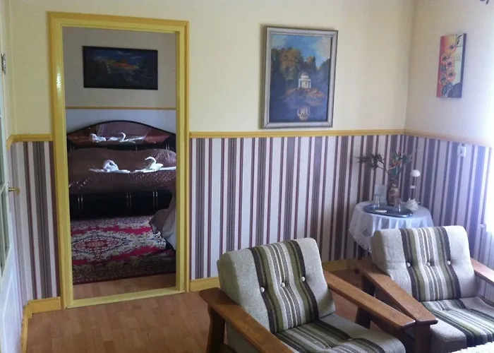 Hotel Komfort - Dwor Hubertus 2*